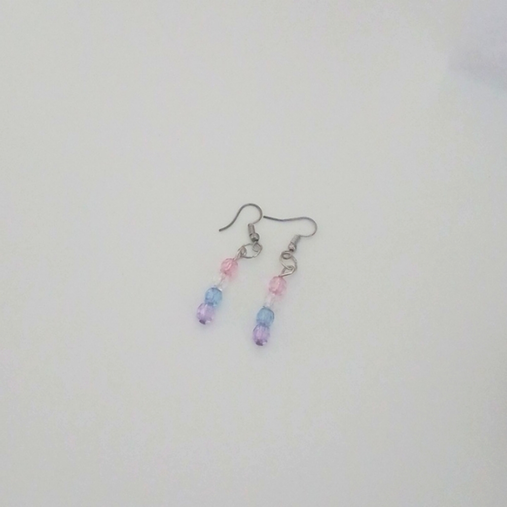 Earrings - Picture 1 of 2